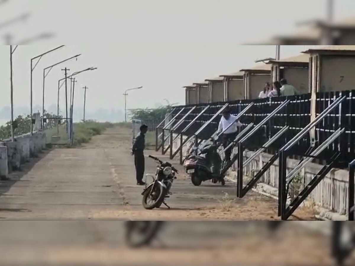 अधिकाऱ्यांच्या मुलांना नियम नाहीत का? प्रतिबंधित क्षेत्रातील Bike Ride मुळं सर्वसामान्यांचा संताप अनावर title=