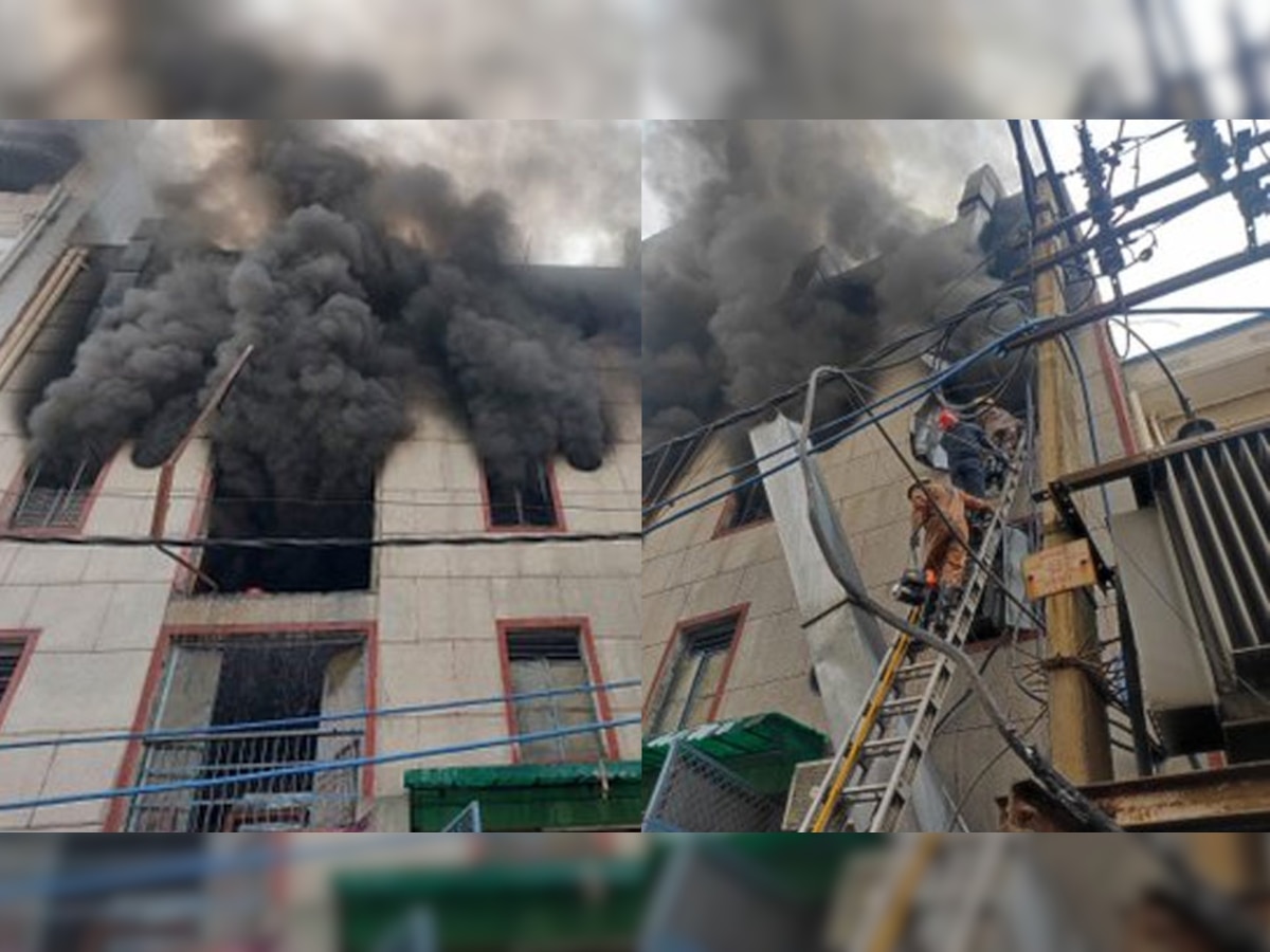 Fire: प्लास्टिक कारखान्याला मोठी आग, काचा तोडून लोकांना काढले बाहेर; दोघांचा मृत्यू title=