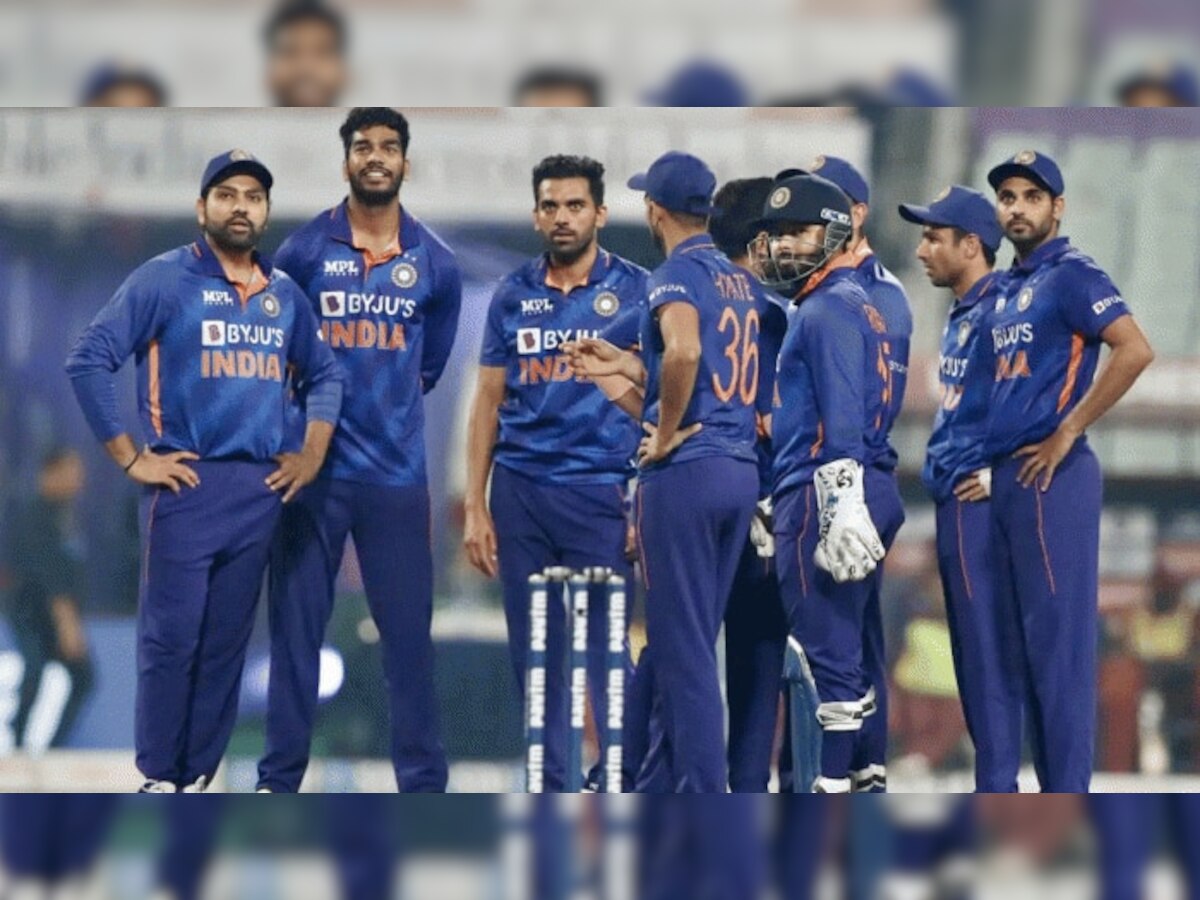 Team India मध्ये या खेळाडूचं स्थान धोक्यात, T20 world cup नंतर करिअरवर प्रश्नचिन्ह title=