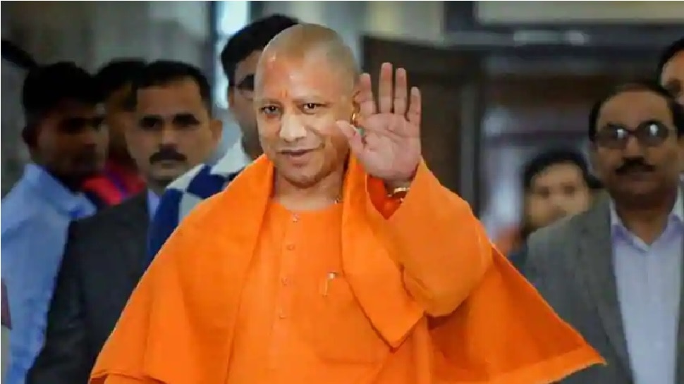UP CM Yogi Adityanath made Deputy SP to police constable trapped in ...