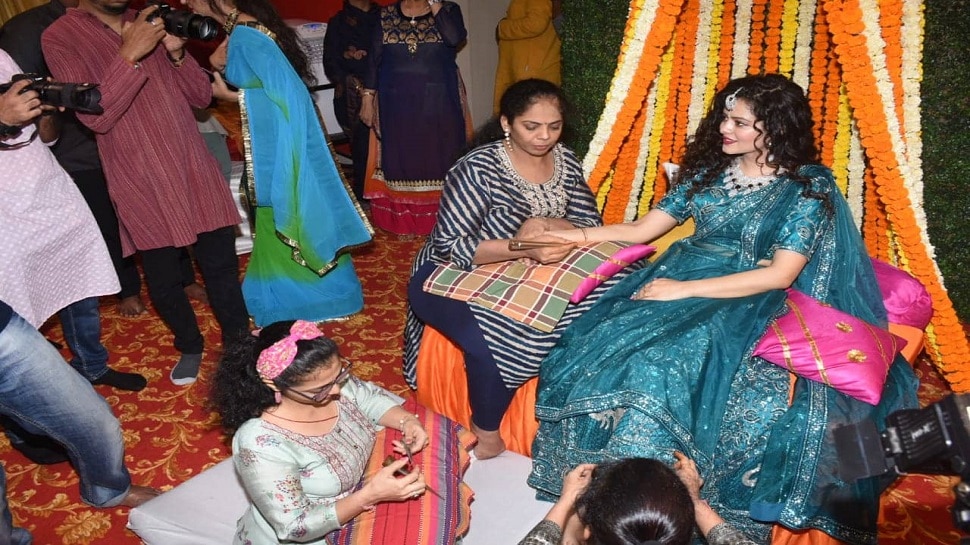 palak muchchal, palak muchchal wedding, palak muchchal mithun, palak muchchal mehendi ceremony,  palak muchchal singer, marathi news, news in marathi  