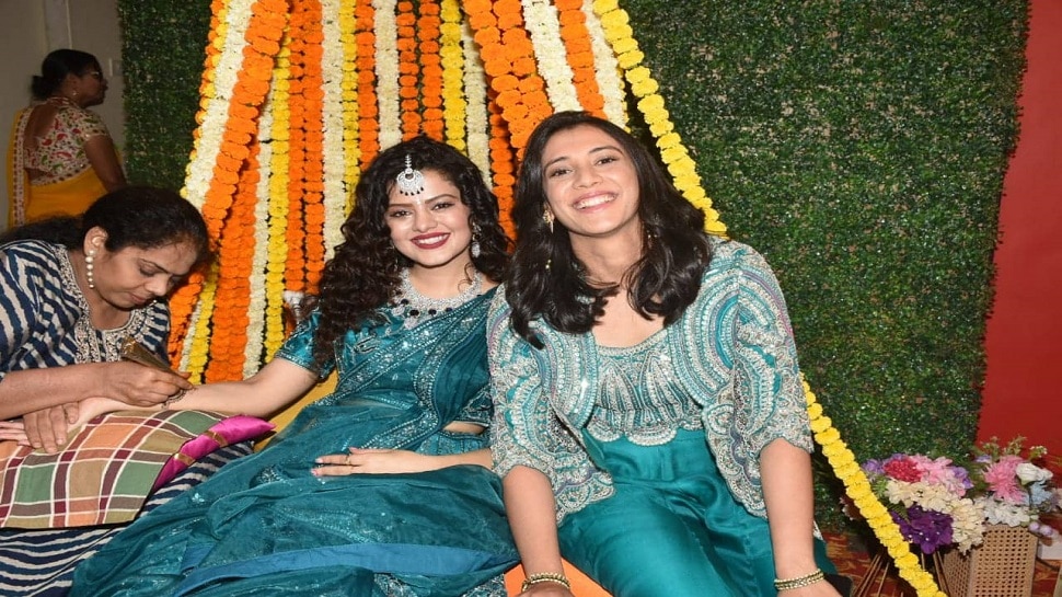 palak muchchal, palak muchchal wedding, palak muchchal mithun, palak muchchal mehendi ceremony,  palak muchchal singer, marathi news, news in marathi  