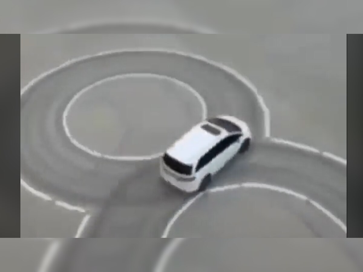 चीनमध्ये जगातील सर्वात खतरनाक ड्रायव्हिंग टेस्ट, Video पाहून तुम्हीच म्हणाल खरंय... title=
