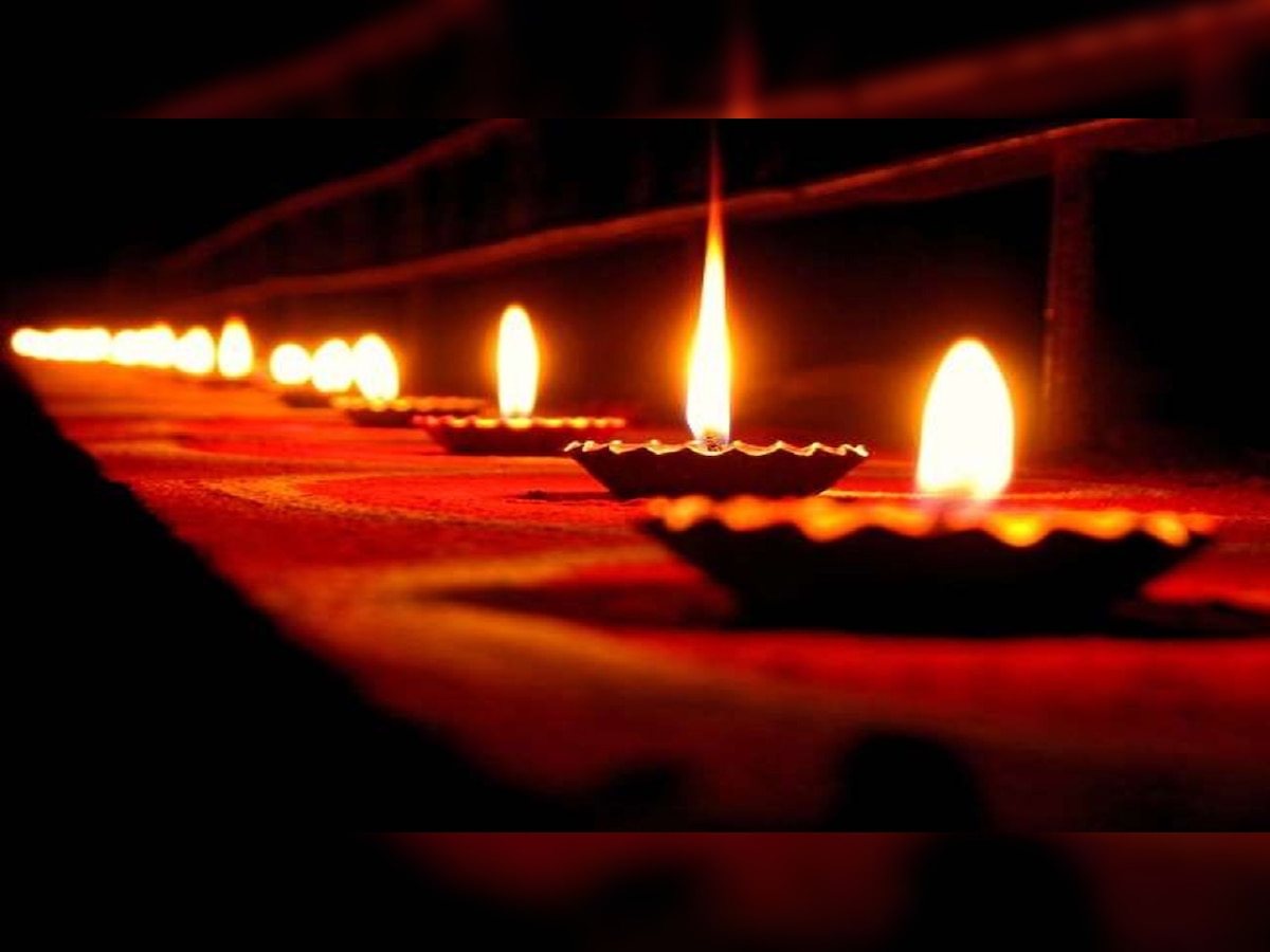 Dev Diwali 2022: नेमकी कधी आहे देव दिवाळी, आज की उद्या? पाहा का खास आहे हा दिवस  title=