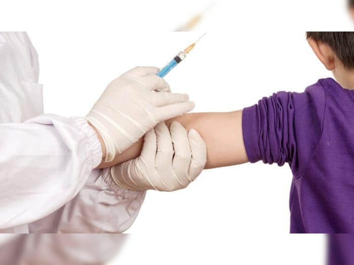 Measles outbreak in Mumbai : मुंबईत आता गोवरची साथ, लहान मुलांची अशी घ्या काळजी title=