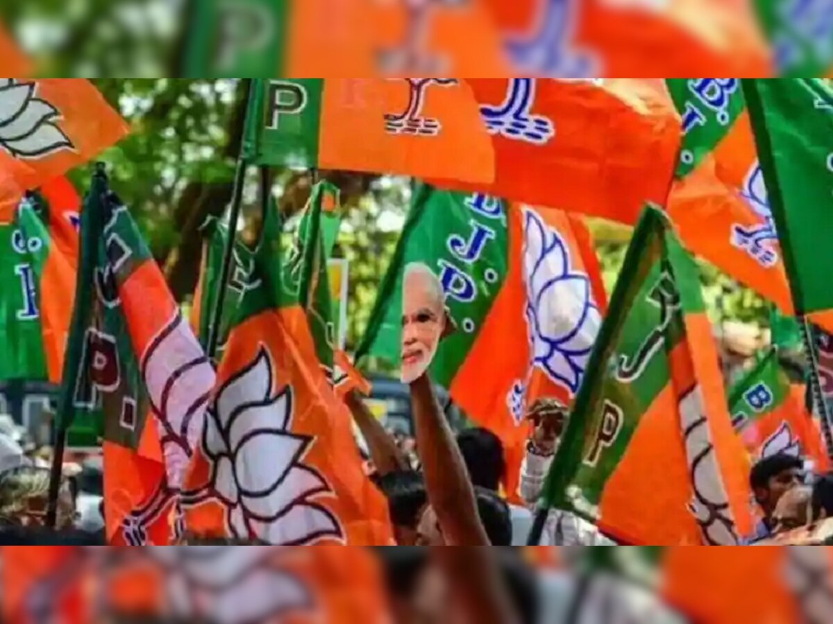  Gujarat Election : भाजप स्टार प्रचारकांची नावं जाहीर, चंद्रकात पाटील यांच्यावर मोठी जबाबदारी title=