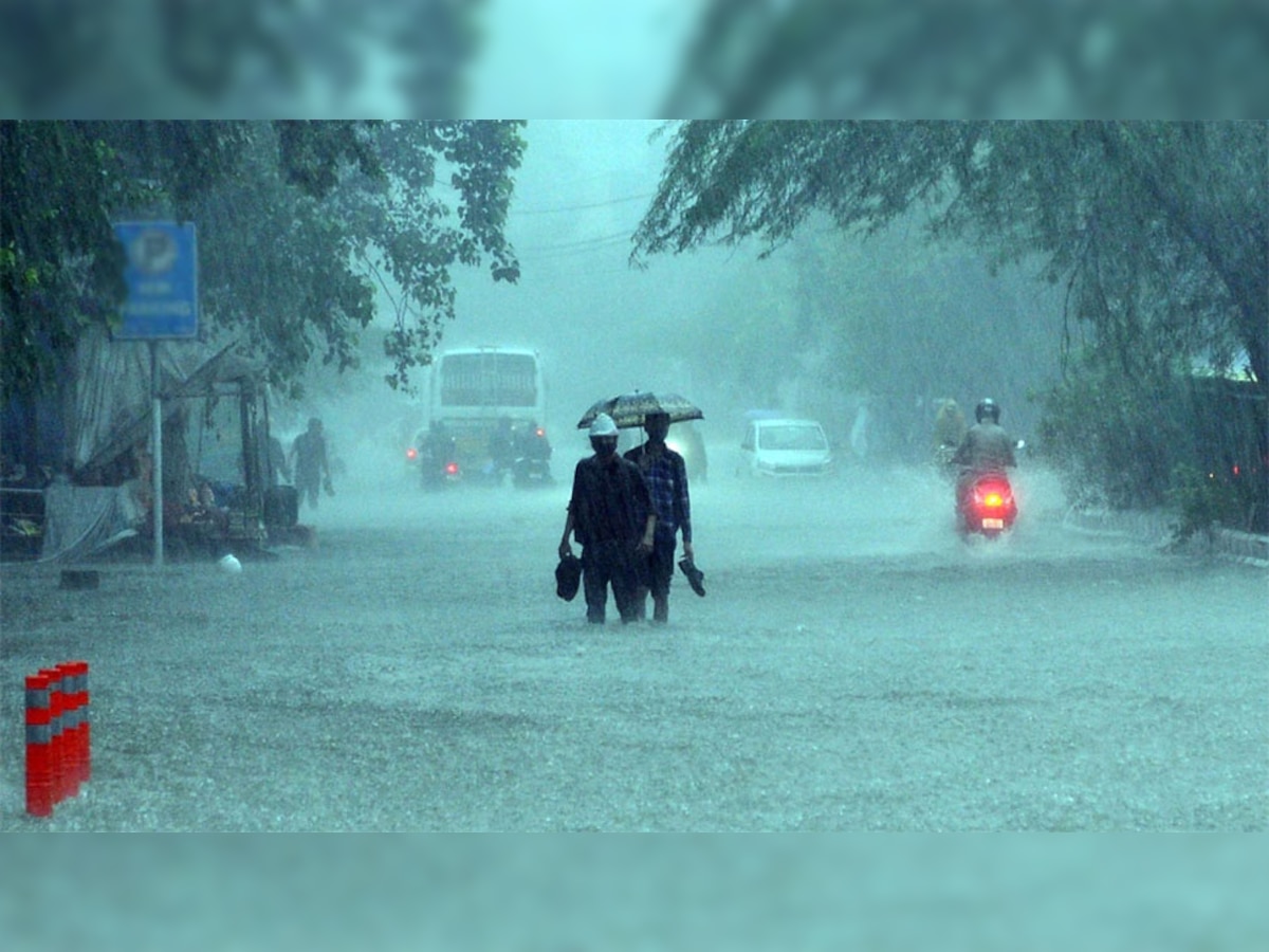 Rain Alert: पुन्हा एकदा पावसाचा इशारा, जोरदार पावसाच्या शक्यतेने शाळा-कॉलेज बंद; हवामान विभागाचा अलर्ट title=