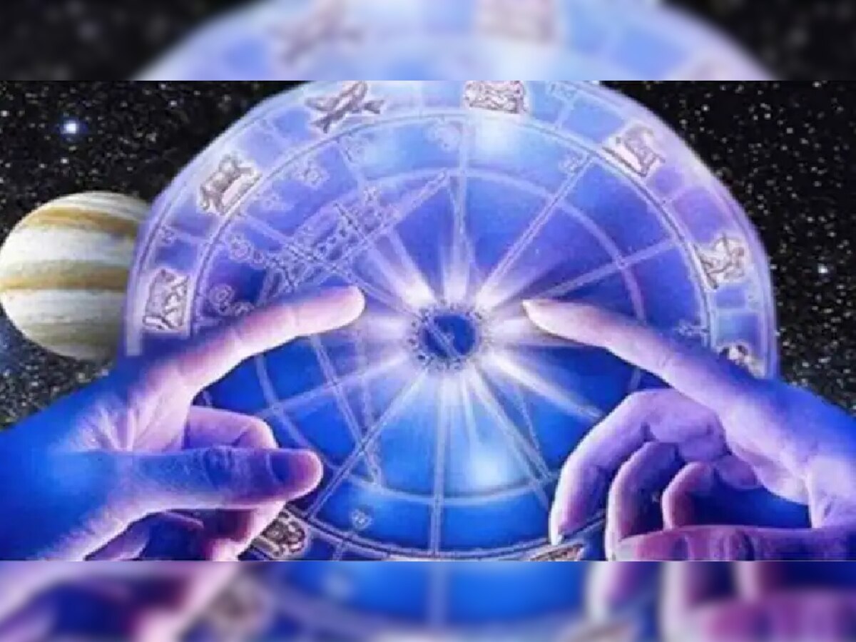 Astrology 2023: येणारं वर्ष 'या' राशींसाठी ठरणार लकी, नोकरी आणि व्यवसायात होणार प्रगती title=