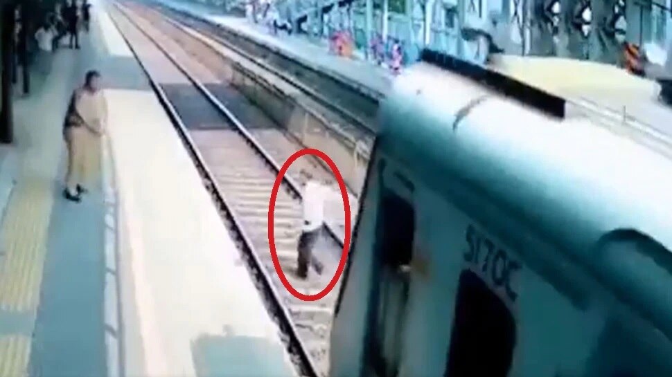 Trending Railway Crossing Accident incident viral video on social media