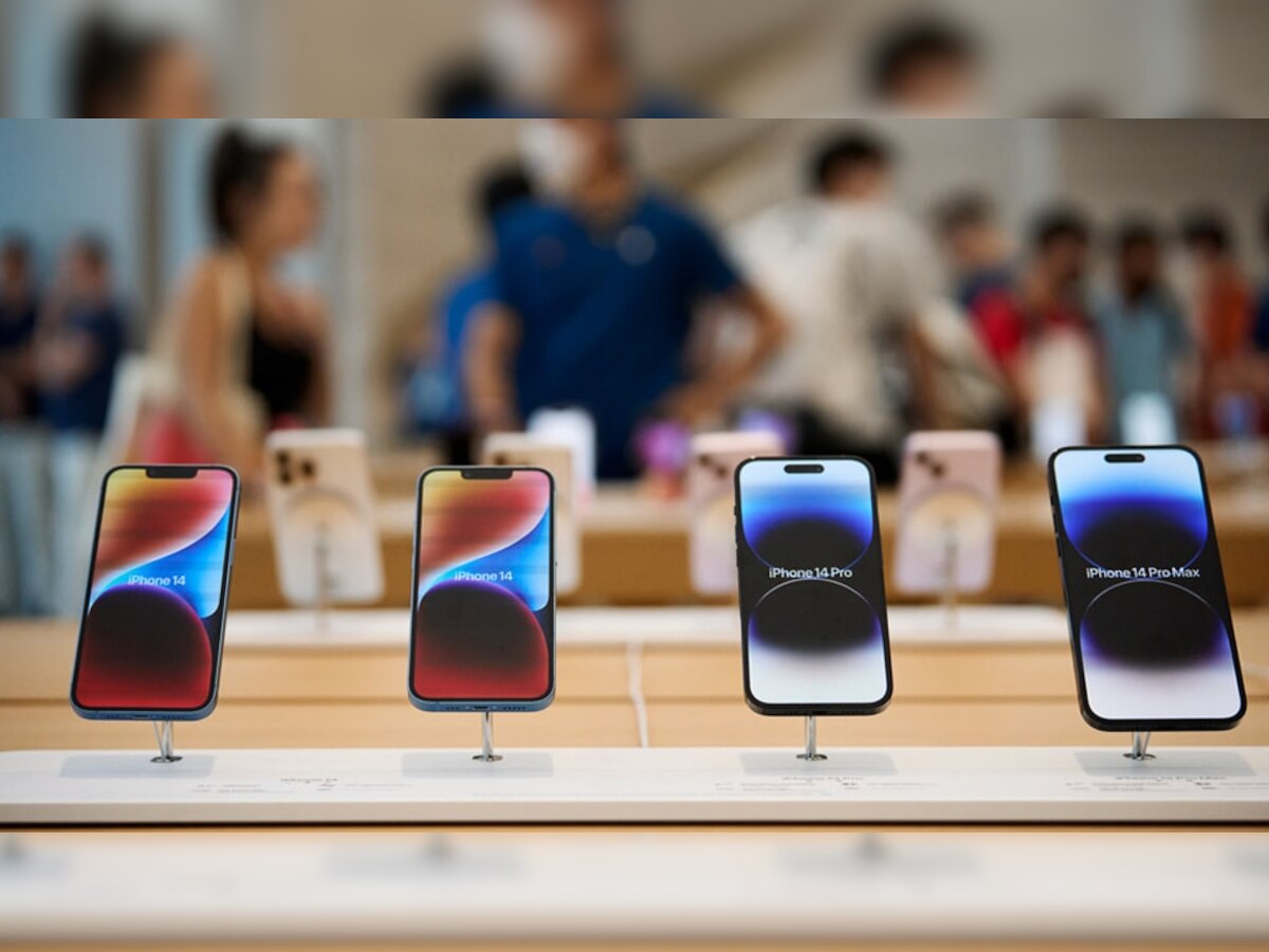 आता China चे काही खरं नाही! TATA करणार Apple ला मदत, iPhone बनवण्यासाठी आदिवासी महिलांना Job ऑफर title=