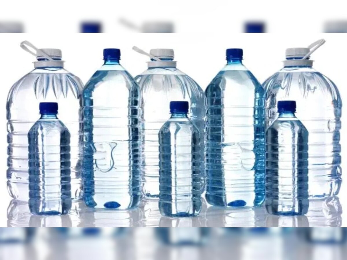 तुम्हाला माहिती का पाण्याच्या बाटल्यांवर रेषा का असतात... जाणून घ्या! title=