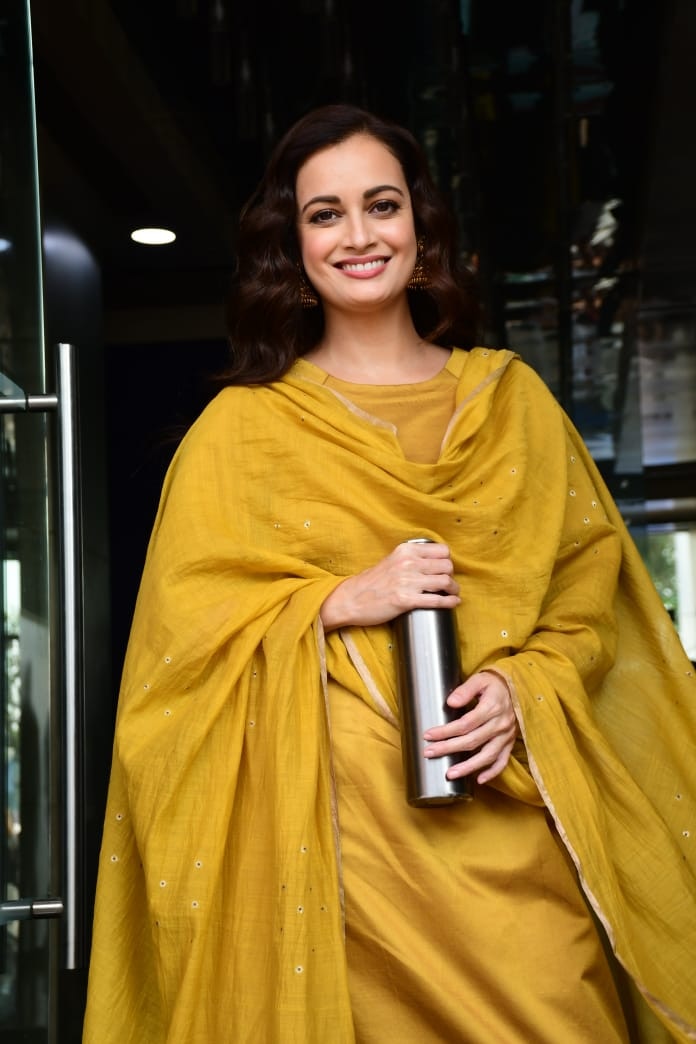 dia mirza, fashion, look, viral photo, style, bollywood, entertainment, news, mumbai