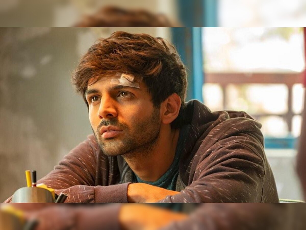 Happy Birthday Kartik Aaryan: 16 व्या वर्षी प्रेमात पडला, पण एका गोष्टीच्या भीतीमुळे... title=