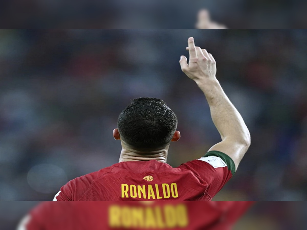 FIFA World Cup 2022 : Cristiano Ronaldo ने रचला इतिहास; फुटबॉलप्रेमींना खडबडून जाग, पाहा Video title=