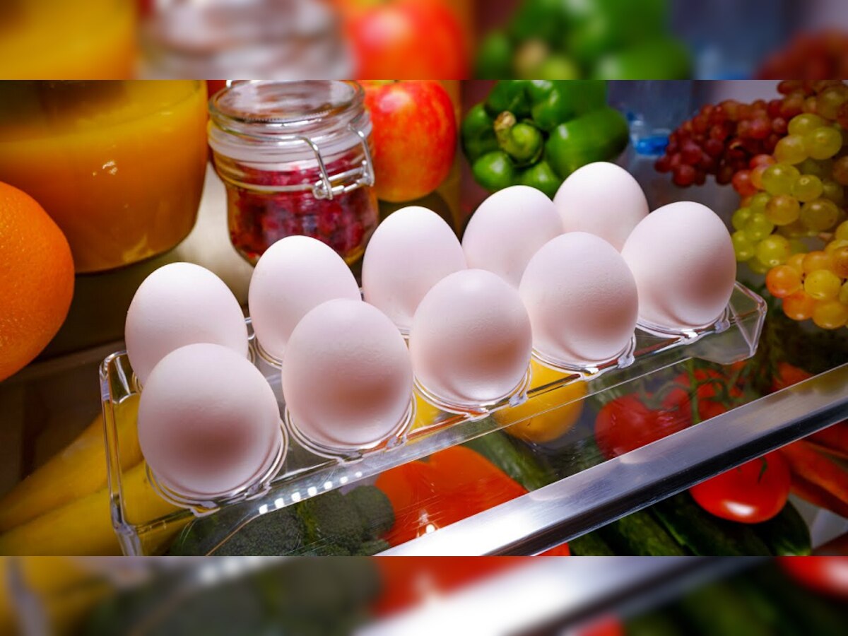 Side Effects Of Refrigerated Eggs: तुम्हीही अंडी फ्रिजमध्ये ठेवताय? बघा हं, मोठी चूक करताय!  title=
