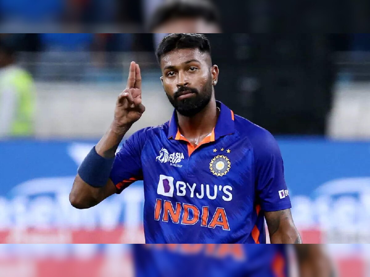 IND vs NZ : Hardik Pandya चं मोठं मन पाहिलंत का? बस ड्रायव्हर दिलं खास गिफ्ट title=