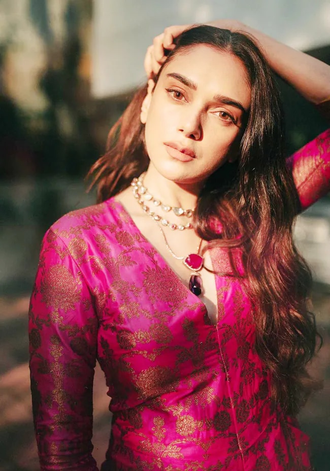 अभिनेत्री अदिती राव हैदरी (Aditi Rao Hydari) 