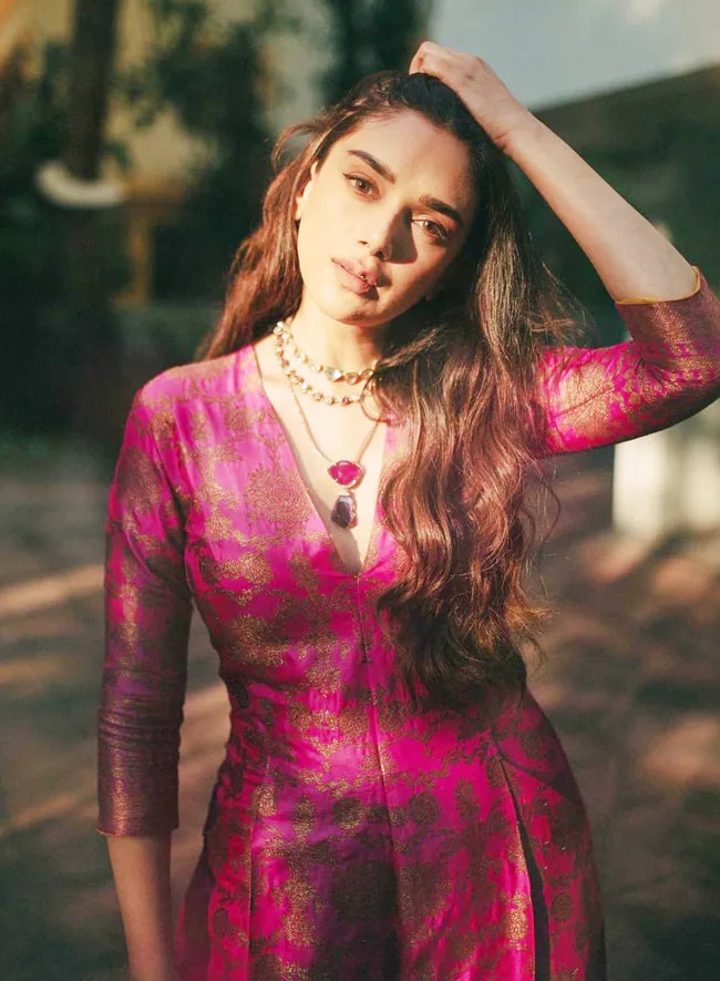 अभिनेत्री अदिती राव हैदरी (Aditi Rao Hydari) 