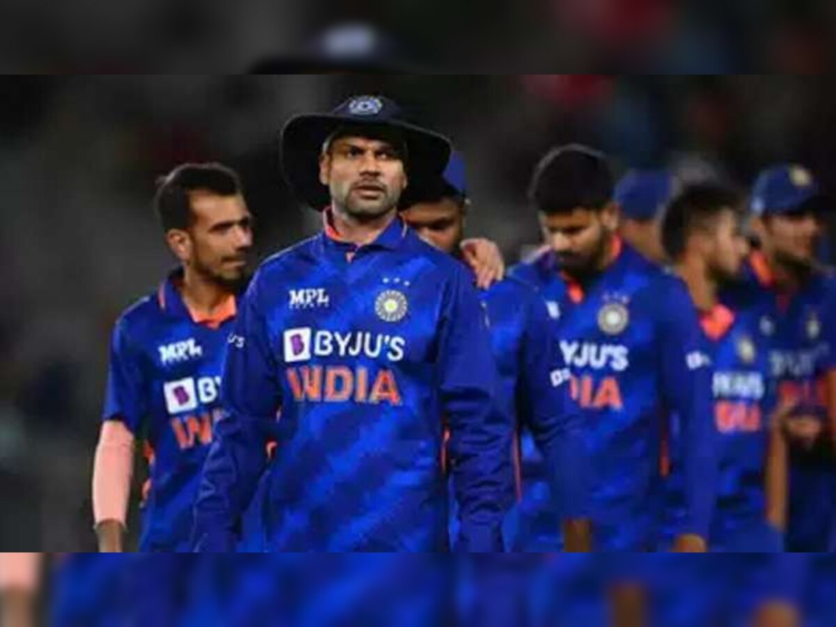 IND vs NZ: तिसऱ्या वनडे सामन्याआधी भारतीय चाहत्यांसाठी बॅडन्यूज, भारत सीरीज गमावणार? title=