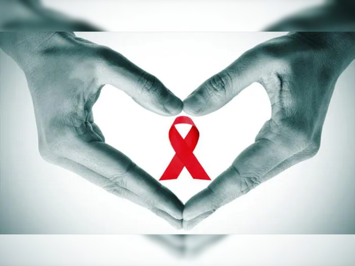 World AIDS Day 2022 : तीन टप्प्यांमध्ये पसरणाऱ्या या विषाणूचा संसर्ग कसा ओळखावा? दर दिवशी 115 जणांचा एड्सनं मृत्यू;  title=