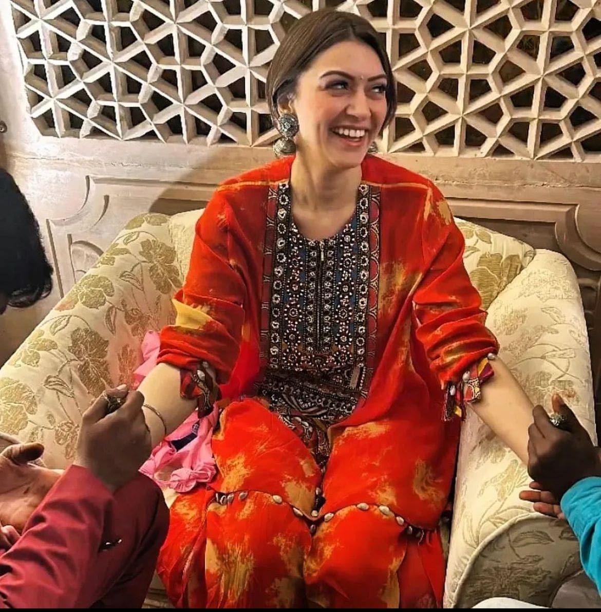 HANSIKA MOTWANI, BOLLYWOOD, ENTERTAINMENT, Mehendi Function