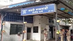 भिंत फोडायला गेला आणि आयुष्यातून उठला; पुण्यात प्लंबरसह घडली भयानक घटना