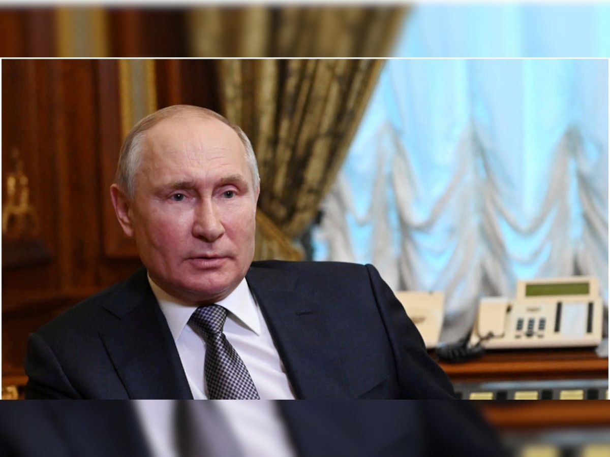 Vladimir Putin यांच्यासाठी हरणांचं रक्त; श्वानांचा बळी; रशियन पत्रकारांचा खळबळजनक गौप्यस्फोट  title=