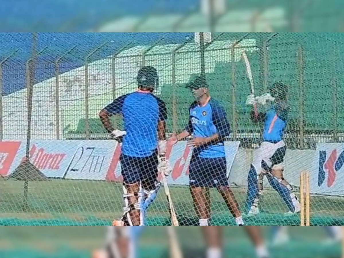 IND vs BAN: बांग्लादेशचा खेळ खल्लास! राहुल द्रविडने सुंदरला शिकवली खास टेकनिक; Video आला समोर... title=
