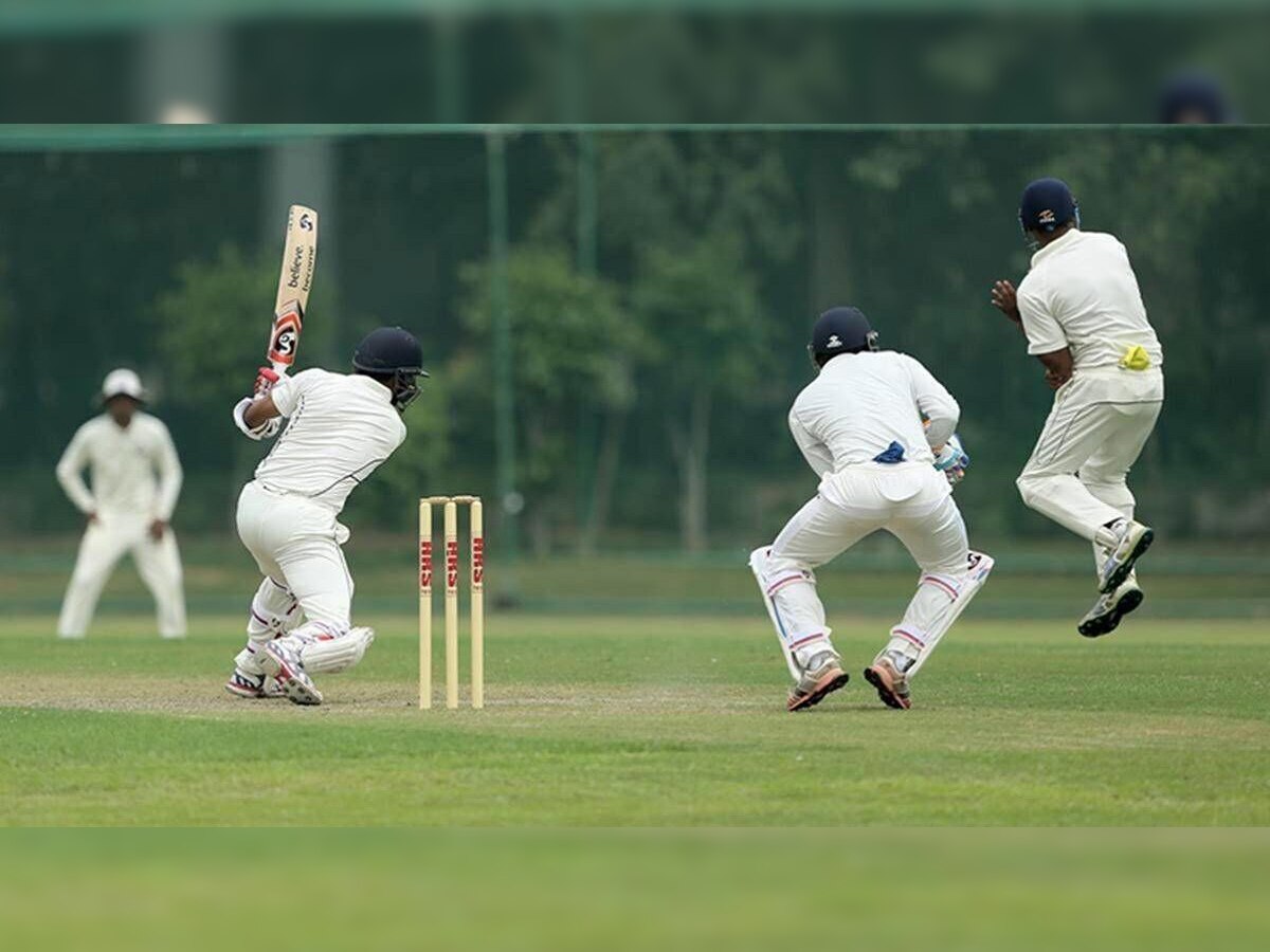 'या' खेळाडूंसाठी Team India मध्ये परतीच्या वाटा बंद; रणजी तर गाजवणार का?   title=