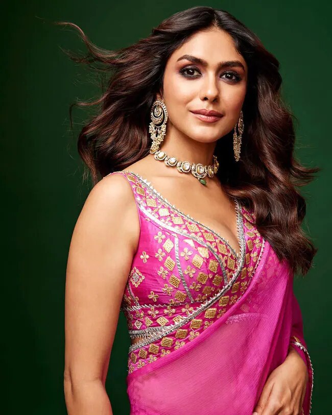 Mrunal Thakur Raises Mercury in Hot Blouse With Plunging Neckline And Matching Saree l PHOTOS