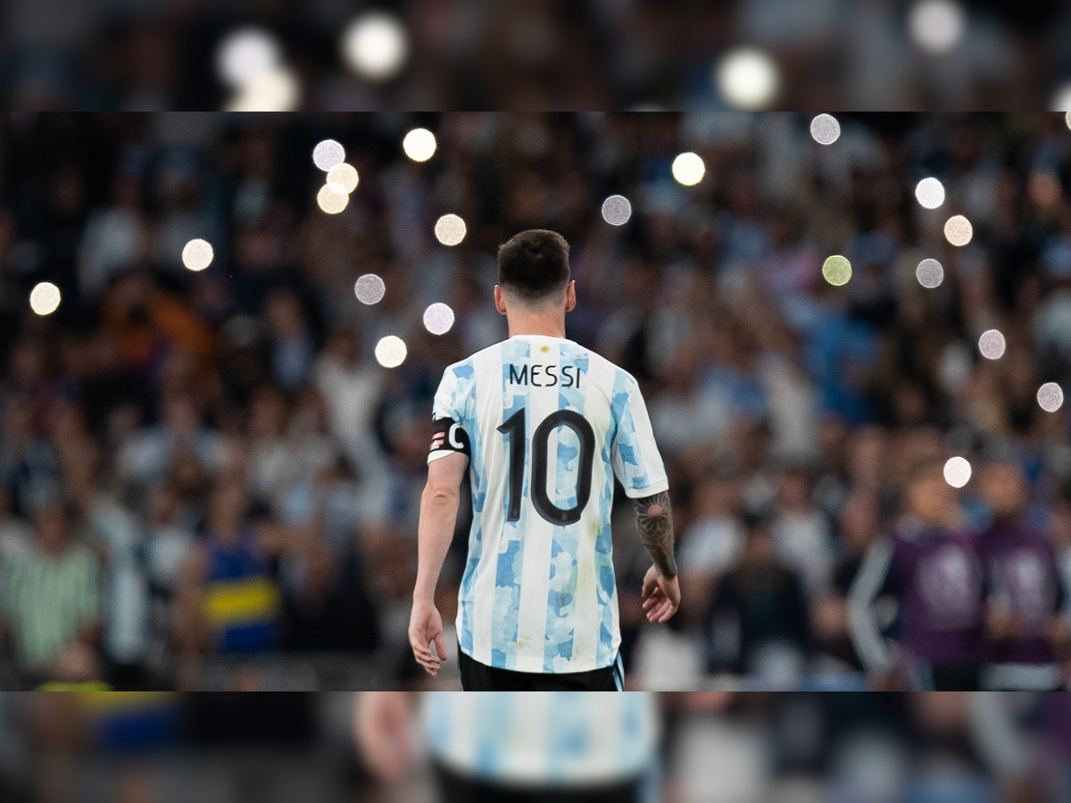 FIFA World Cup 2022 : मेस्सीनं चाहत्यांच्या डोळ्यात आणलं पाणी; अर्जेंटिना अंतिम सामन्यात जाताच हे काय ऐकायला मिळतंय?  title=