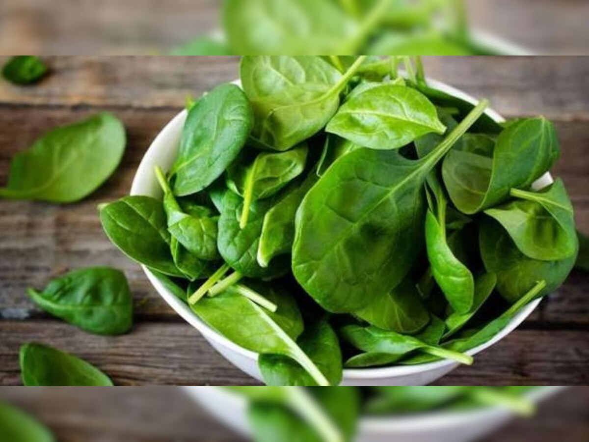 Spinach Benefits : 'या' पालेभाजीच्या पाण्याचे एक नाही तर आहेत अनेक आरोग्यदायी फायदे... जाणून घ्या कोणते? title=