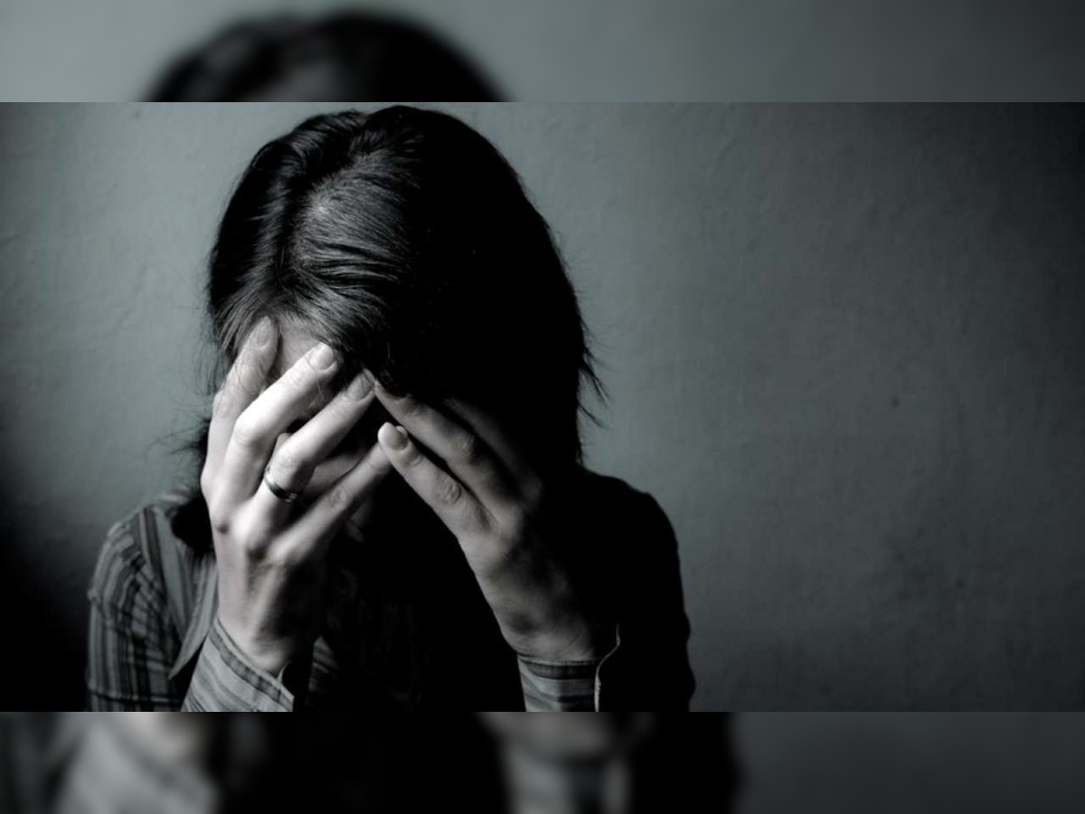 'ही' प्रसिद्ध टीव्ही अभिनेत्री Depression ची शिकार, बॉयफ्रेंड आणि रिलेशनशिपबद्दल मोठे खुलासे title=