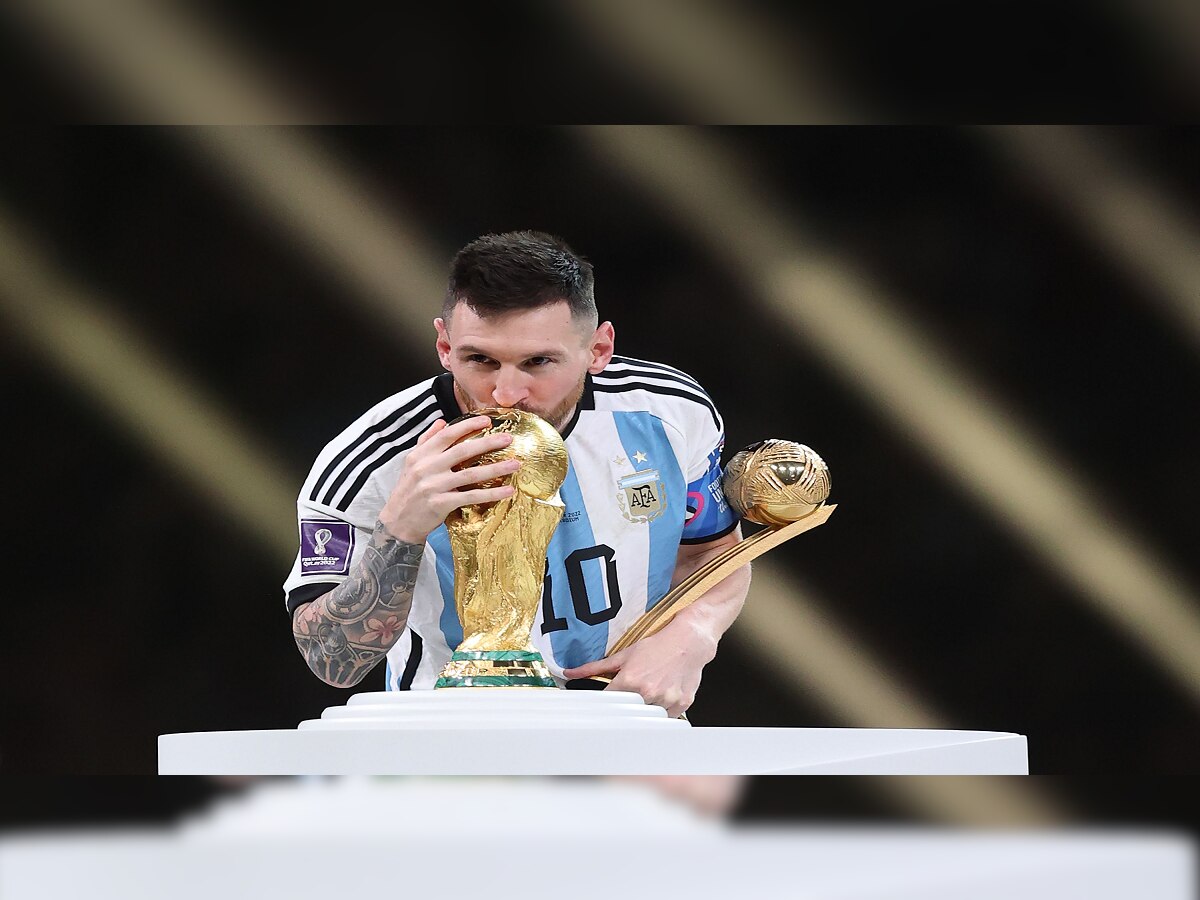  Lionel Messi : फिफा वर्ल्डकप 2022 नाव कोरल्यानंतर लिओनेल मेस्सीची मोठी घोषणा title=