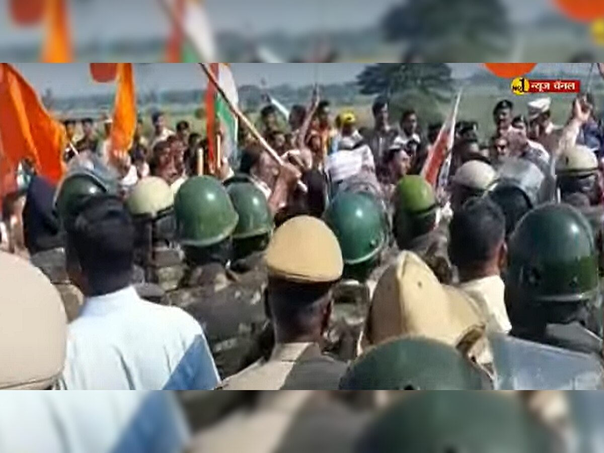 Border Dispute : सीमावादावर राजकार तापलं, आंदोलक आणि कर्नाटक पोलिसांमध्ये झटापट title=