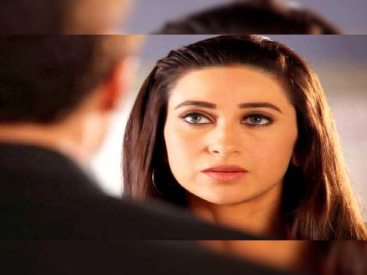 Bollywood Gossips : बॉलिवूडच्या 'या' सुप्रसिद्ध अभिनेत्यांवर Karisma Kapoor झाली होती फिदा, पण... title=