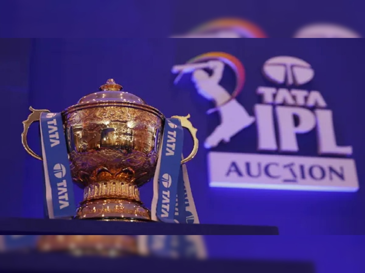 IPL Auction : 'या' संघावर होणार पैशांचा पाऊस, लिलापूर्वीच कोणत्या खेळाडूंची झाली चांदी? जाणून घ्या संपूर्ण यादी  title=