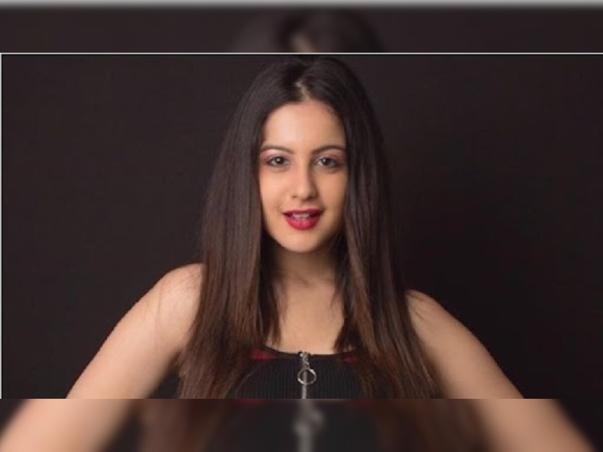 Shocking News : वयाच्या 20 व्या वर्षी अभिनेत्री Tunisha Sharma ने उचललं टोकाचं पाऊल, सेटवरच संपवलं जीवन  title=