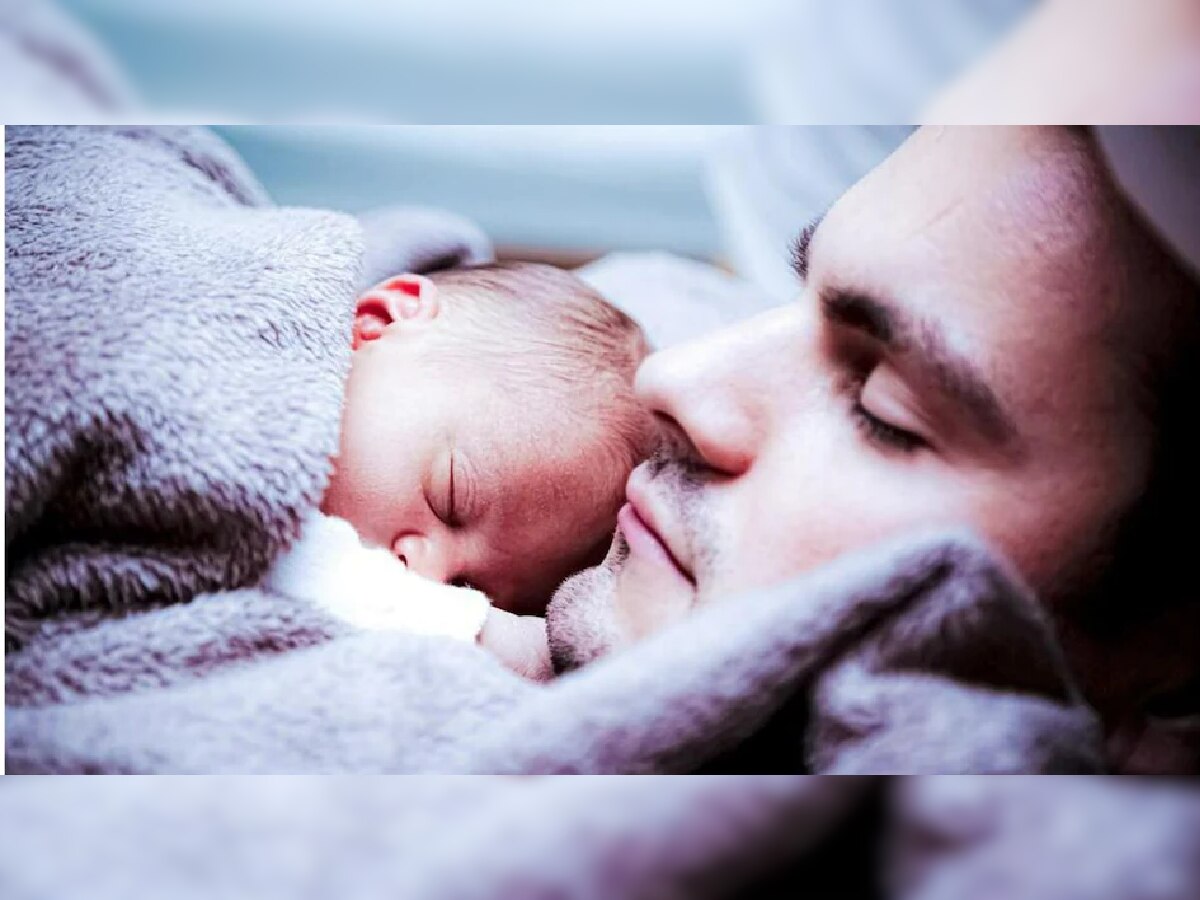 Male fertility Facts:वडील होण्यासाठी पुरुषांचं योग्य वय कोणतं? या वयानंतर थांबते स्पर्मची निर्मिती title=