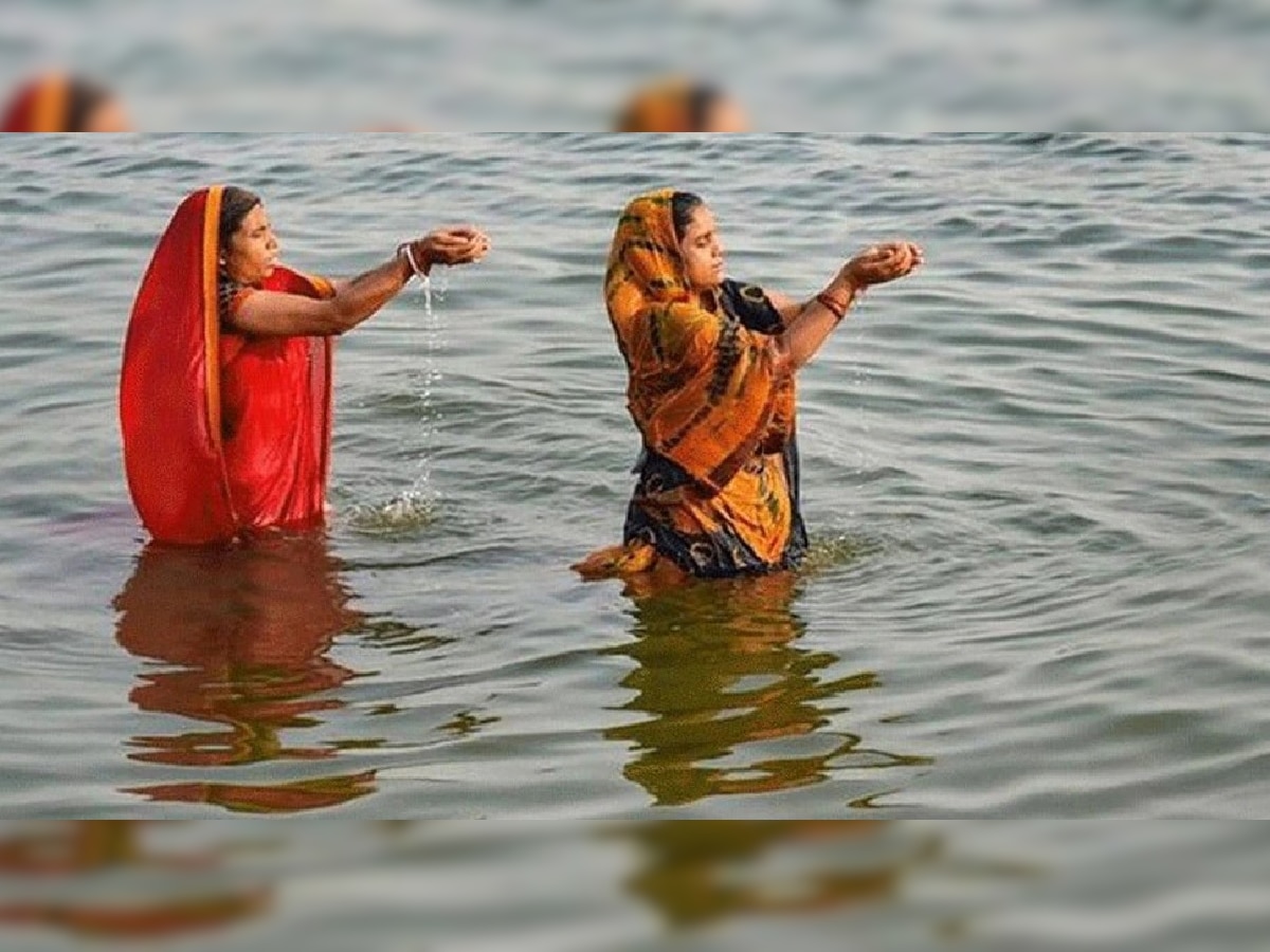 Gangajal Upay: गंगाजल तोडगा वापरा आणि करिअरमध्ये मिळवा असा फायदा! title=