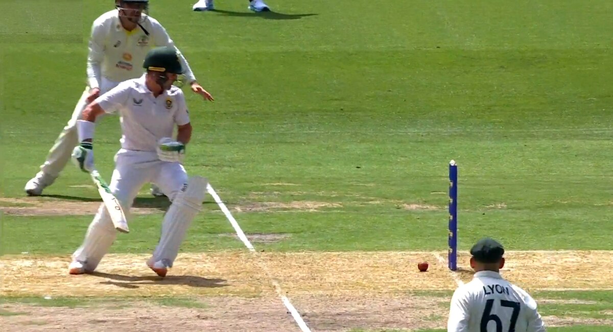 Aus Vs Sa Scott Boland Ball Hit Stump Of Batsman Dean Elgar Australia ...