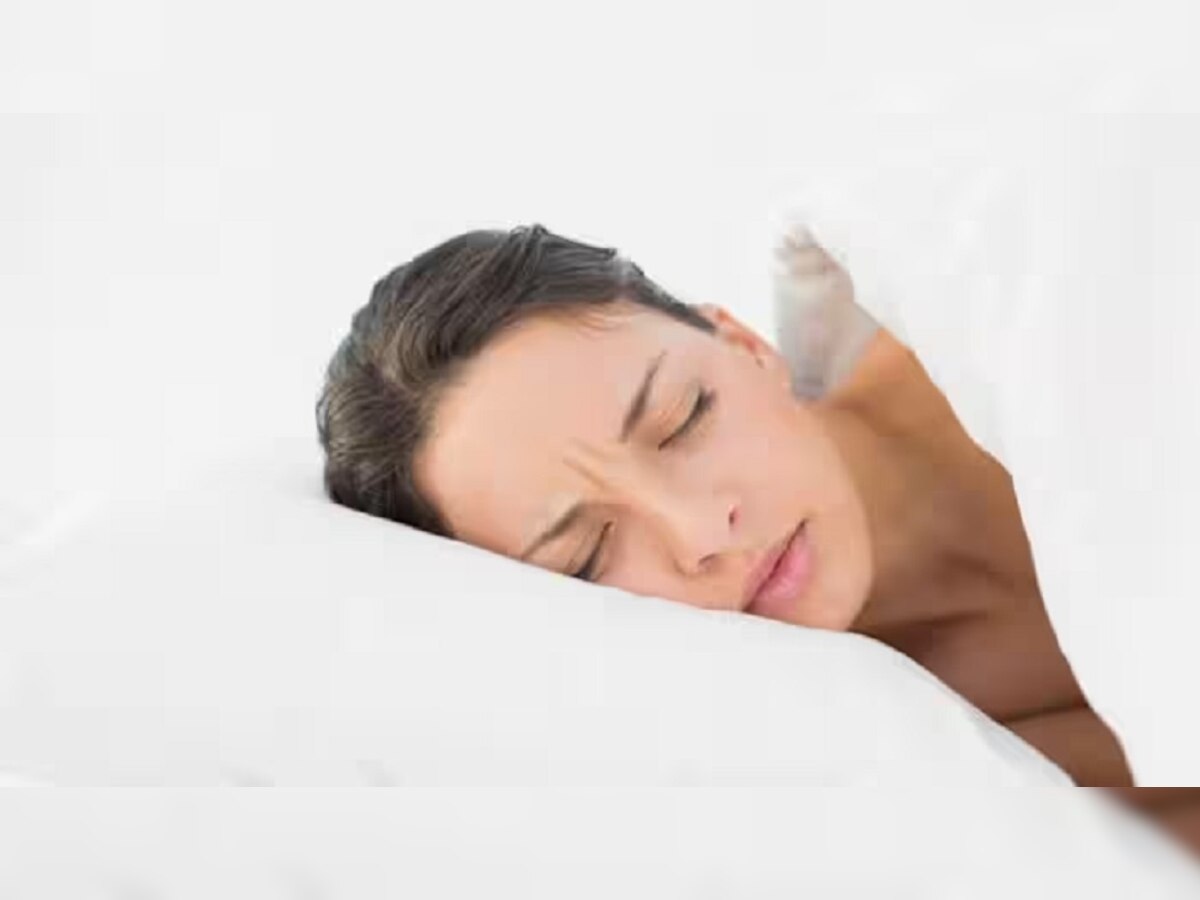 Sleep Deprivation: 'या' वयानंतर तुमची झोप होईल कमी? जाणून घ्या कारण...  title=