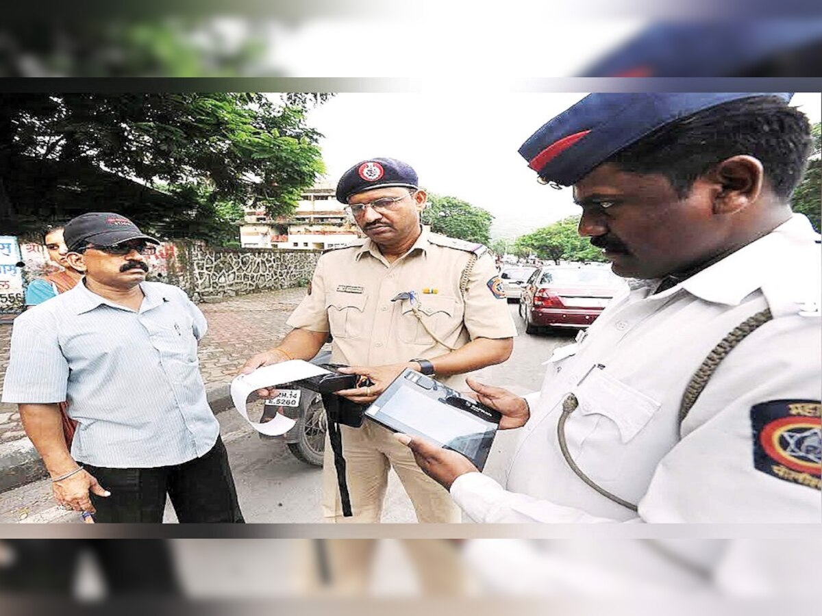 Traffic Challan Rules : ट्राफिक पोलिसांनी अडवलं तर घाबरू नका तुमचे अधिकार माहित आहे का ? title=