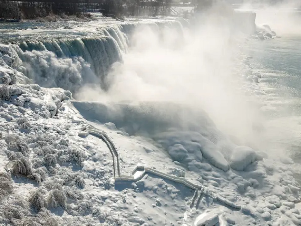 Niagara Falls Frozen Bomb cyclone Snow storm continue in America see viral photos gives you goosebumps
