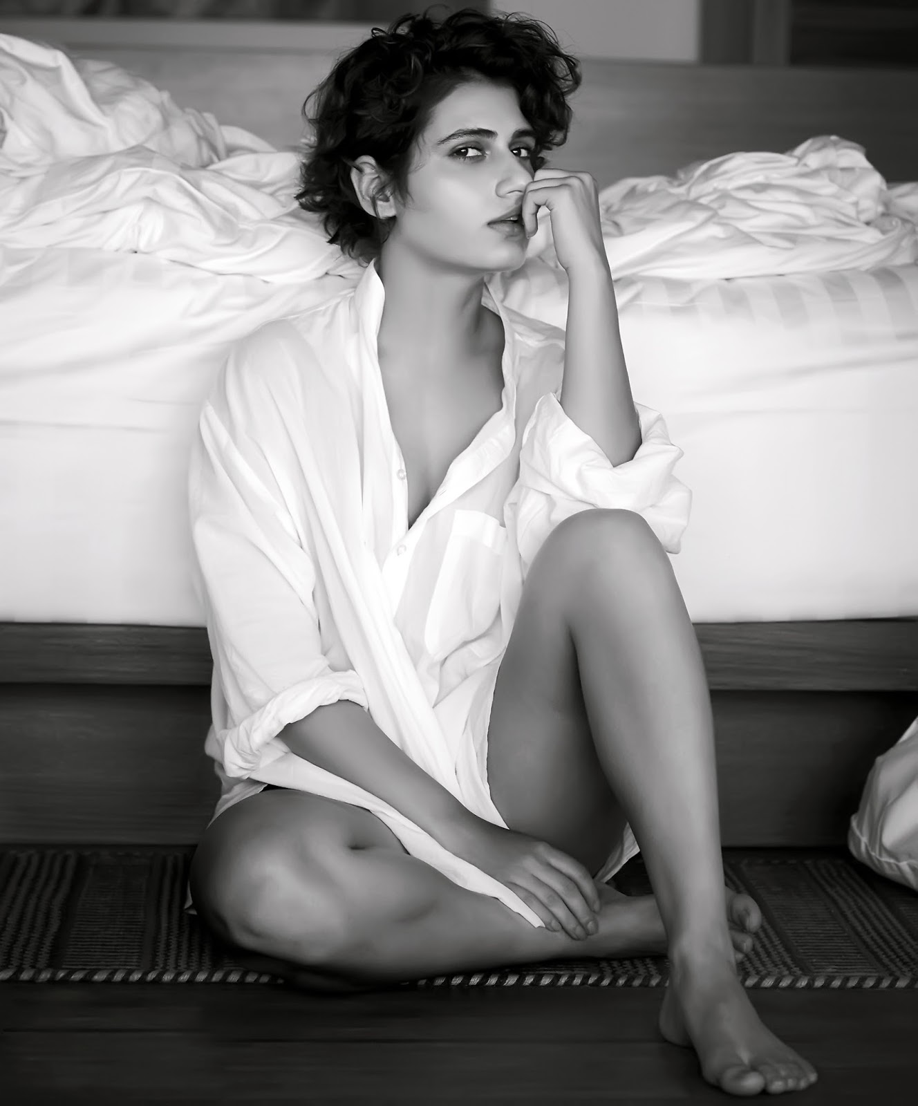 fatima sana shaikh shares bold photo