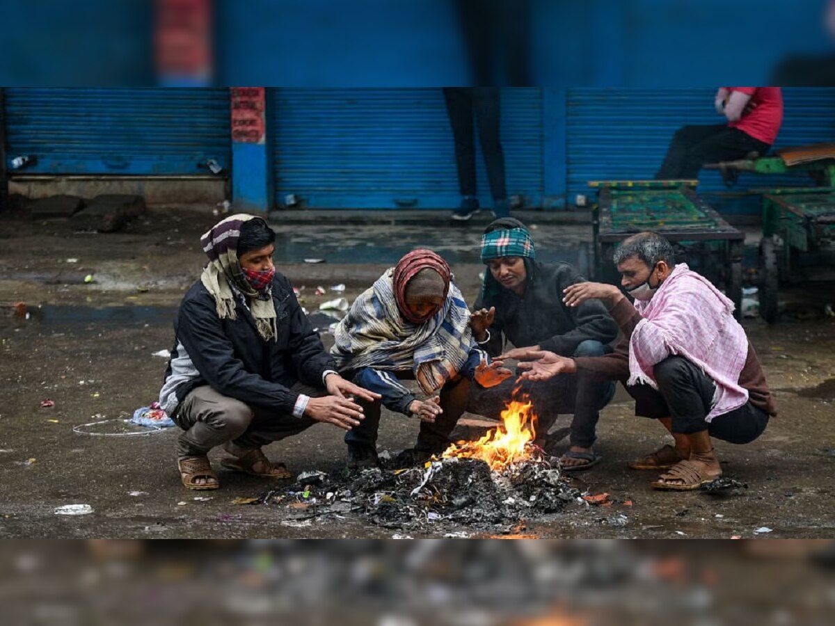 Weather Forecast: कडाक्याच्या थंडीनं देश गारठला पण, 'इथं' पावसानं चिंब भिजला; पाहा तुमच्या भागात काय परिस्थिती  title=