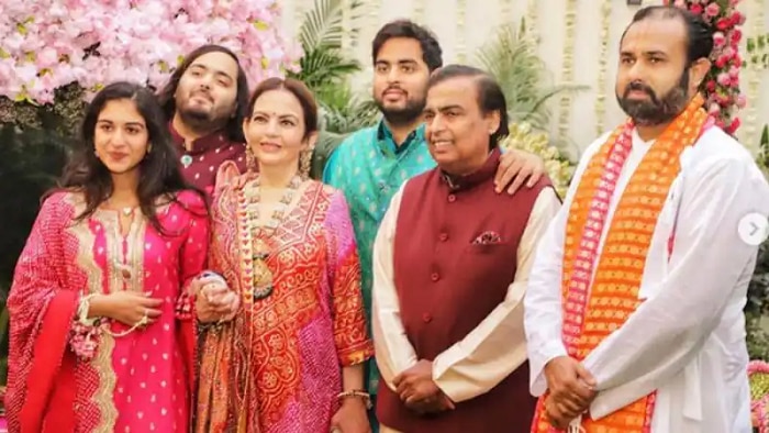 Mukesh Ambani son Anant Ambani Radhika Merchant Engagment unseen photos 