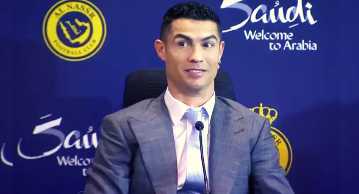 Cristiano Ronaldo: भर पत्रकार परिषदेत &#039;रोनाल्डो&#039;कडून घोडचूक, Al Nassr विषयी बोलताना म्हणाला...; Video व्हायरल!