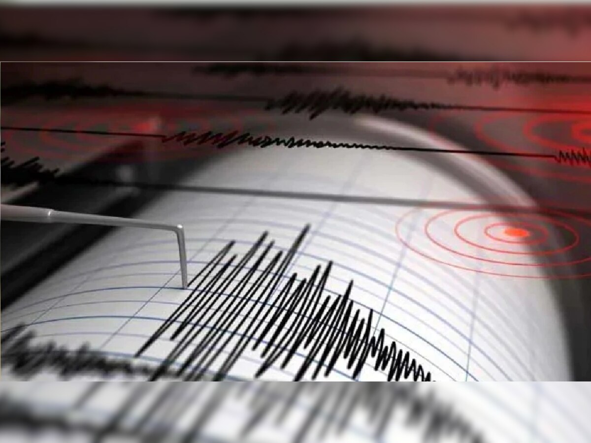 Earthquake in Delhi-NCR: उत्तर भारत भूकंपाने हादरला, दिल्लीसह काश्मिरमध्येही तीव्र धक्के title=