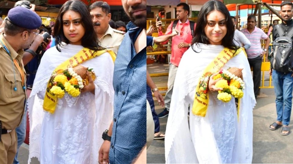 Nysa Devgn Visit Siddhivinayak Temple